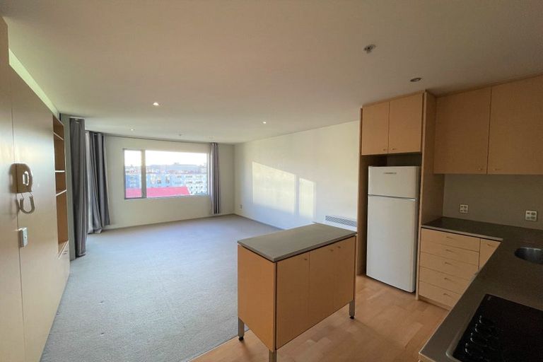 Photo of property in Sanctum Apartment, 10 Ebor Street, Te Aro, Wellington, 6011