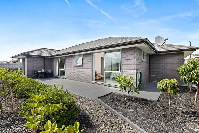 Photo of property in 12 Trevally Place, Snells Beach, 0920