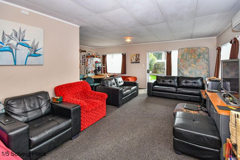 Photo of property in 1/5 Solveig Place, Randwick Park, Auckland, 2105