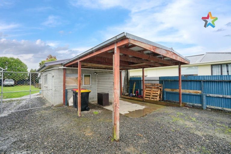 Photo of property in 30 Kilmarnock Street, Wallacetown, 9816