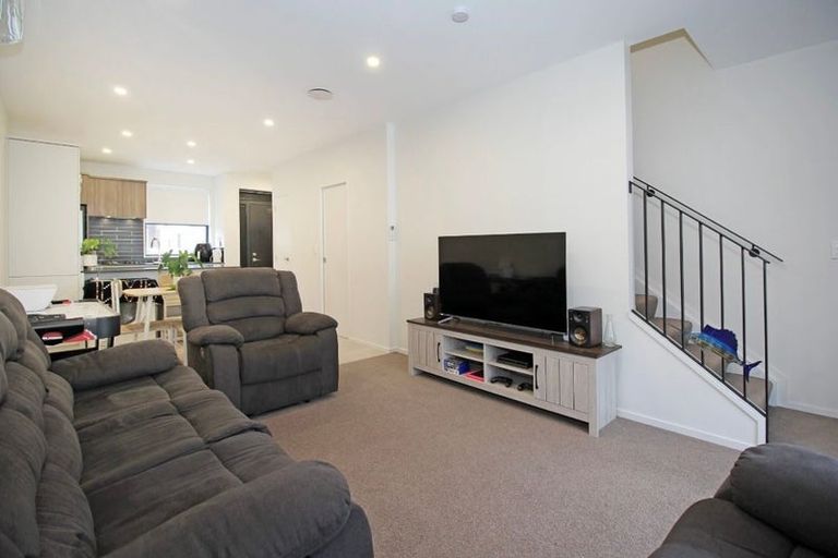 Photo of property in 10 Paterae Lane, Flat Bush, Auckland, 2019