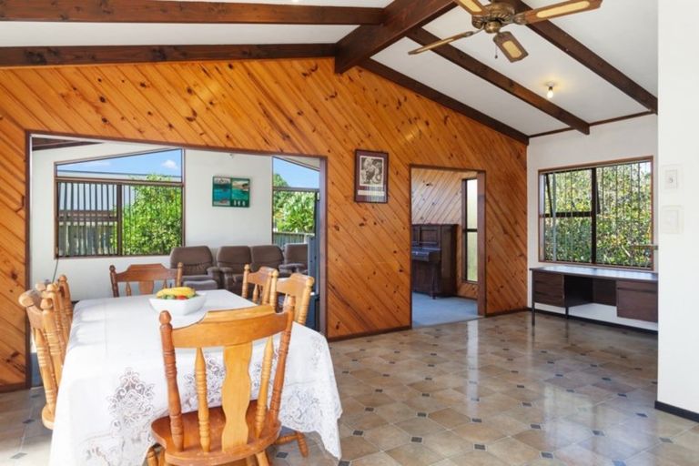 Photo of property in 2 Edgewater Grove, Whakatane, 3120