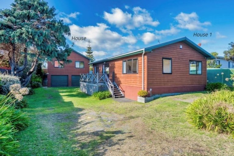 Photo of property in 17 Heperi Street, Waikanae Beach, Waikanae, 5036