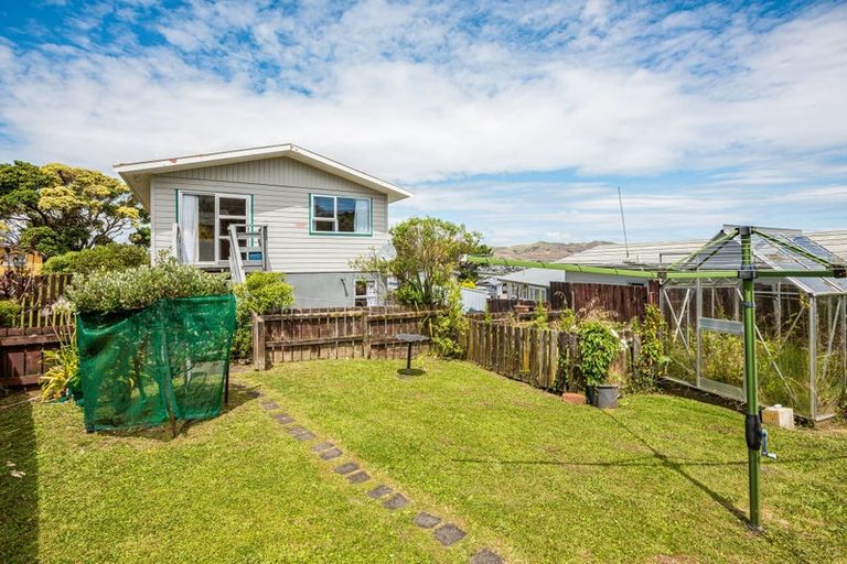 Photo of property in 19 Sombrero View, Ascot Park, Porirua, 5024