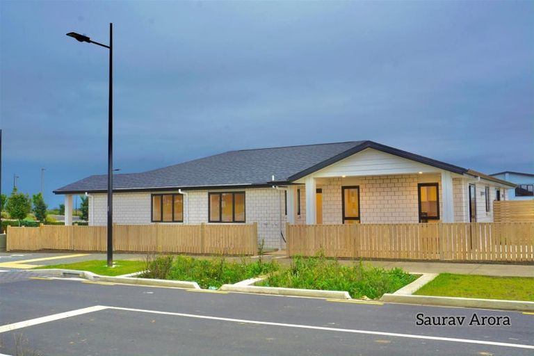 Photo of property in 10 Rorotu Avenue, Karaka, Papakura, 2113