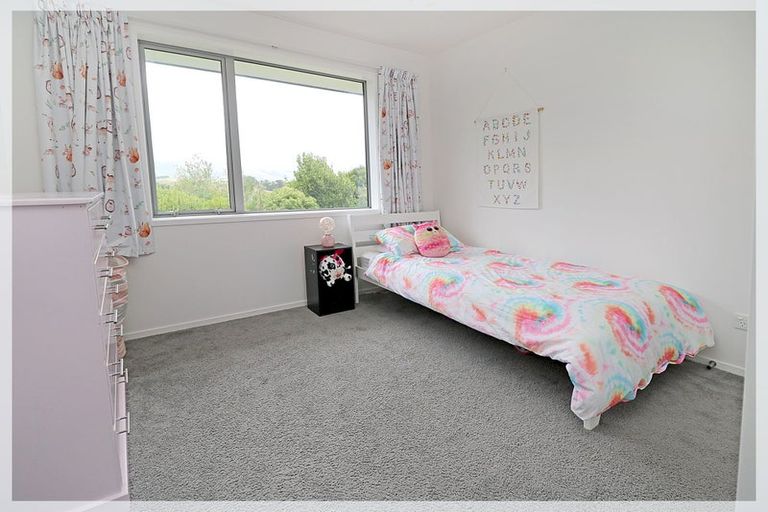 Photo of property in 17 Westwood Drive, Aokautere, Palmerston North, 4471