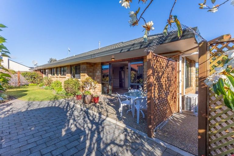 Photo of property in 80 Guildford Drive, Paraparaumu, 5032