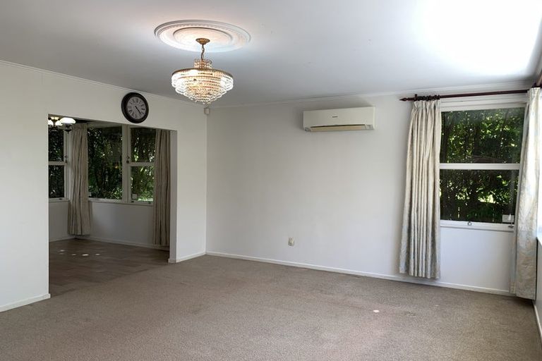 Photo of property in 72 Peach Road, Glenfield, Auckland, 0629