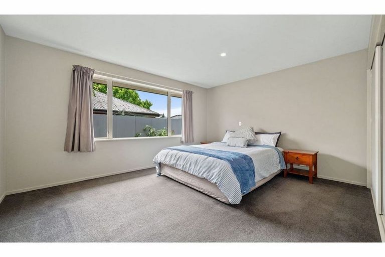 Photo of property in 402a Yaldhurst Road, Russley, Christchurch, 8042