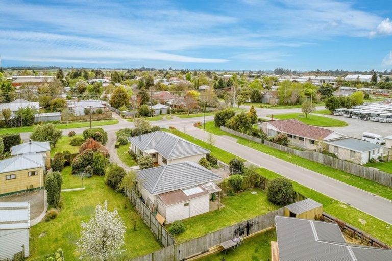 Photo of property in 19 Cardale Street, Darfield, 7510