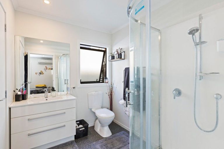 Photo of property in 88a Pioneer Road, Moturoa, New Plymouth, 4310