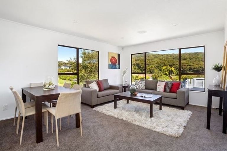 Photo of property in 49b Albatross Close, Whitby, Porirua, 5024