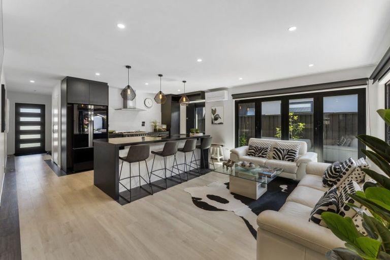 Photo of property in 13 Howden Drive, Jacks Point, 9371