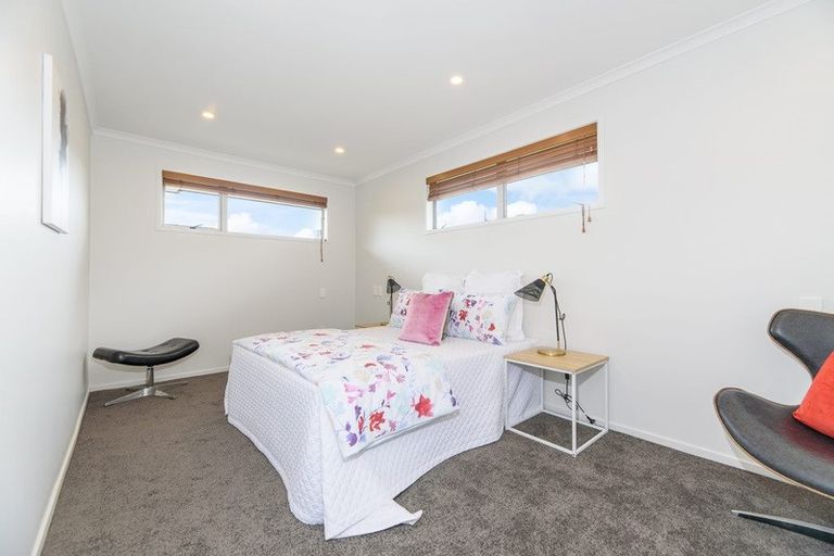 Photo of property in 595 Great South Road, Rosehill, Papakura, 2113
