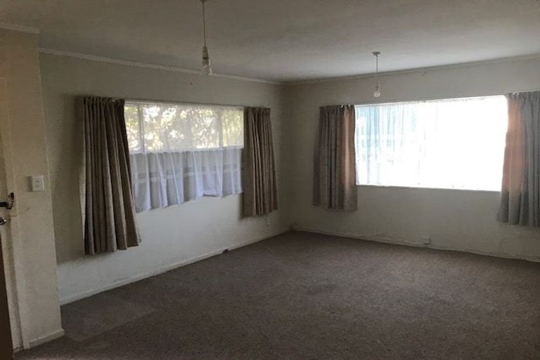 Photo of property in 5 Magnolia Grove, Maungaraki, Lower Hutt, 5010