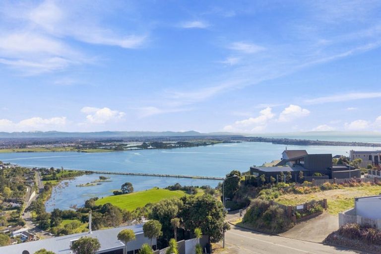 Photo of property in 60 Glenstrae Road, Redcliffs, Christchurch, 8081