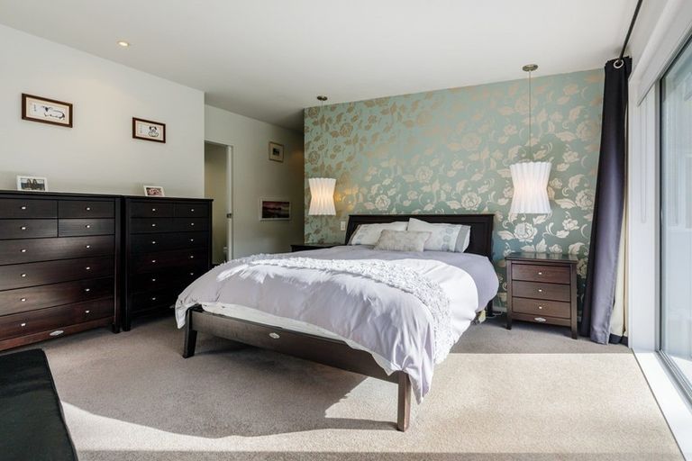 Photo of property in 5c Salmont Place, Kelburn, Wellington, 6012