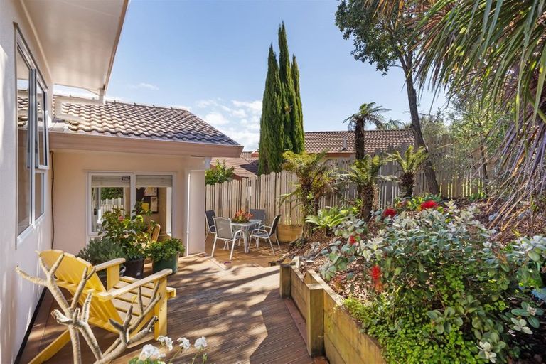 Photo of property in 1/11 Mercury Lane, Windsor Park, Auckland, 0632