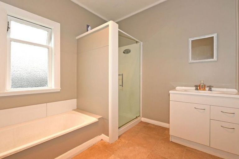 Photo of property in 158 Naenae Road, Naenae, Lower Hutt, 5011