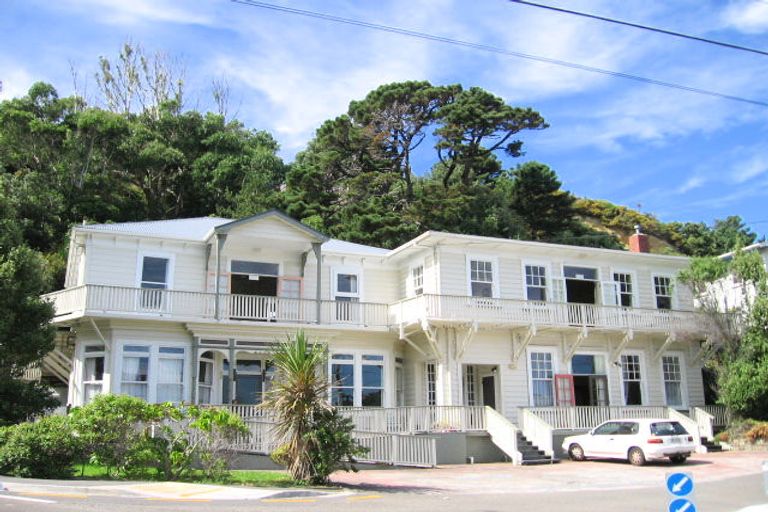 Photo of property in 1/1 Albert Street, Island Bay, Wellington, 6023