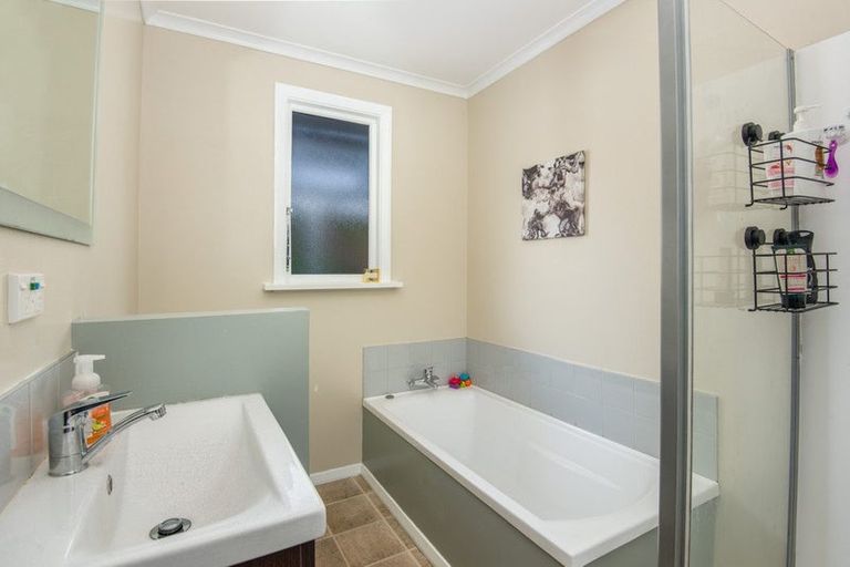 Photo of property in 2a Church Hill Road, Green Island, Dunedin, 9018