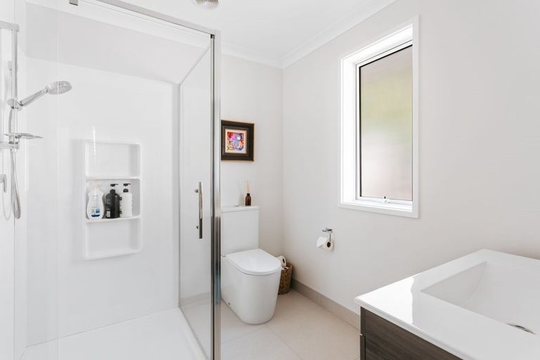 Photo of property in 77 Bert Wall Drive, Omokoroa, 3114