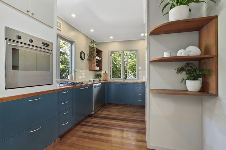 Photo of property in 228 Beach Haven Road, Beach Haven, Auckland, 0626