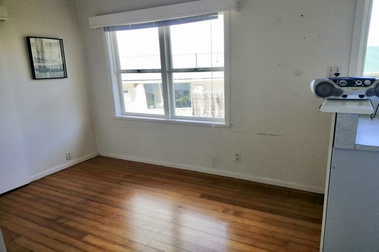 Photo of property in 26 Alamein Avenue, Belmont, Auckland, 0622