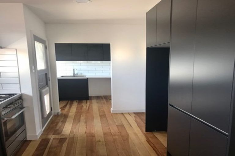 Photo of property in 5 Fitzroy Road, Fitzroy, New Plymouth, 4312