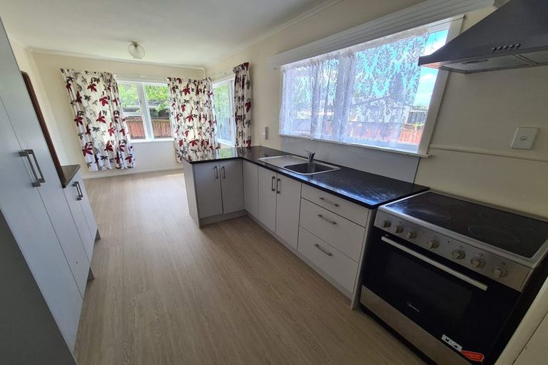 Photo of property in 6 Longburn Road, Henderson, Auckland, 0610