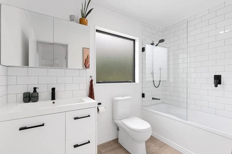 Photo of property in 145b Kingswood Road, Brookfield, Tauranga, 3110