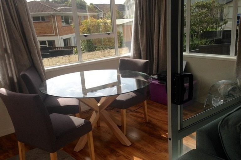 Photo of property in 12b Bellcroft Place, Belmont, Auckland, 0622