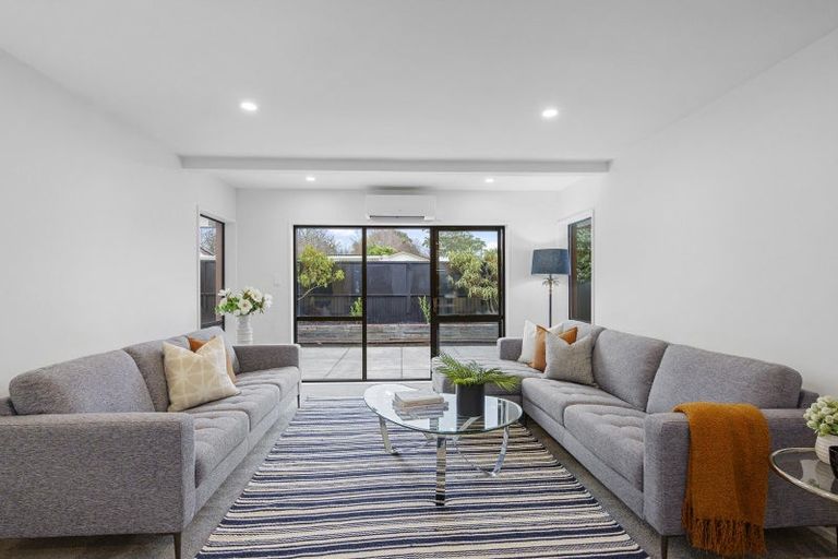 Photo of property in 2/49 Searells Road, Strowan, Christchurch, 8052