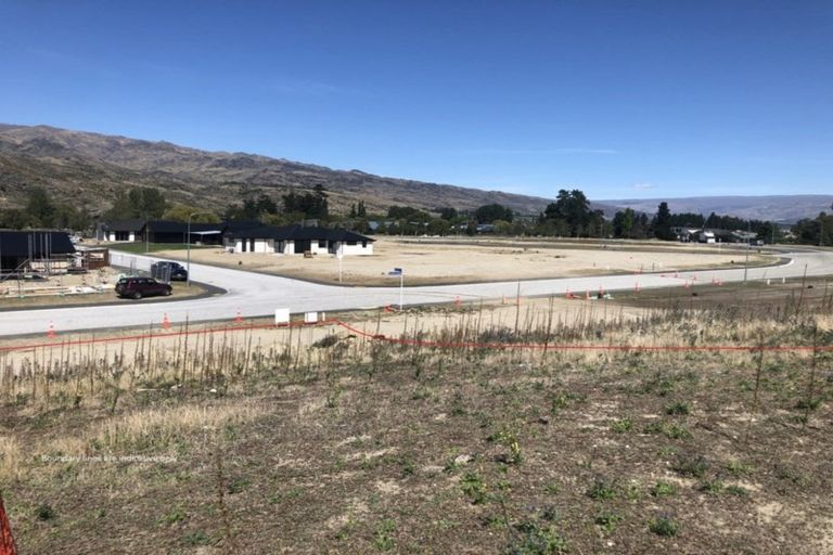 Photo of property in 31 Stratford Drive, Mount Pisa, Cromwell, 9383