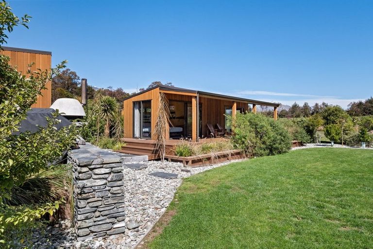 Photo of property in 46 Tui Drive, Mount Creighton, Queenstown, 9371