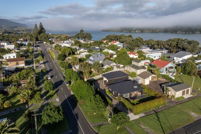 Photo of property in 32 Wallis Street, Raglan, 3225