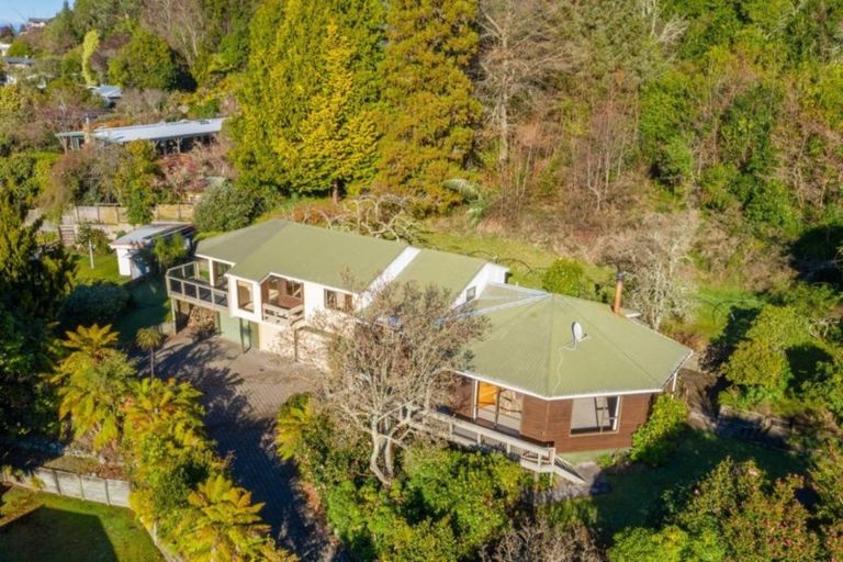 Photo of property in 11 Cherry Lane, Acacia Bay, Taupo, 3330