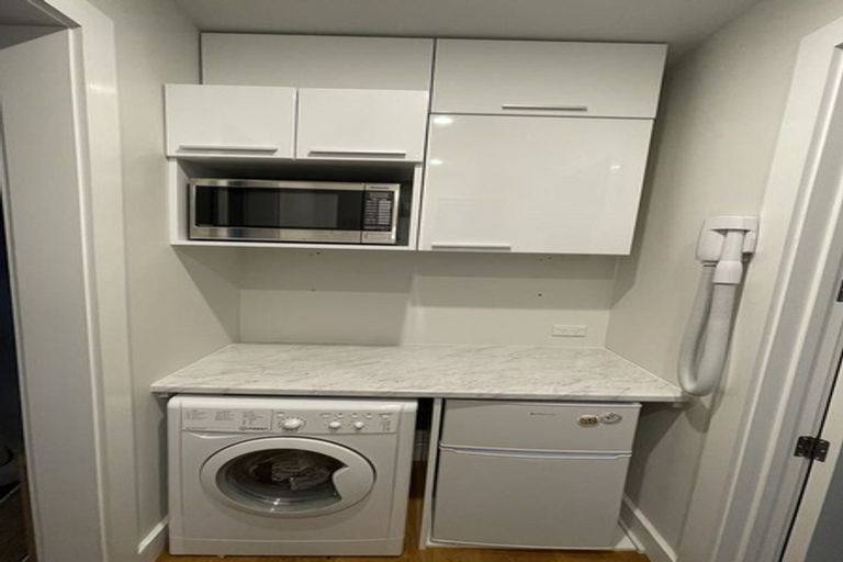 Photo of property in 83 Seatoun Heights Road, Seatoun, Wellington, 6022