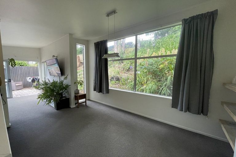 Photo of property in 12 Nevada Drive, Merrilands, New Plymouth, 4312