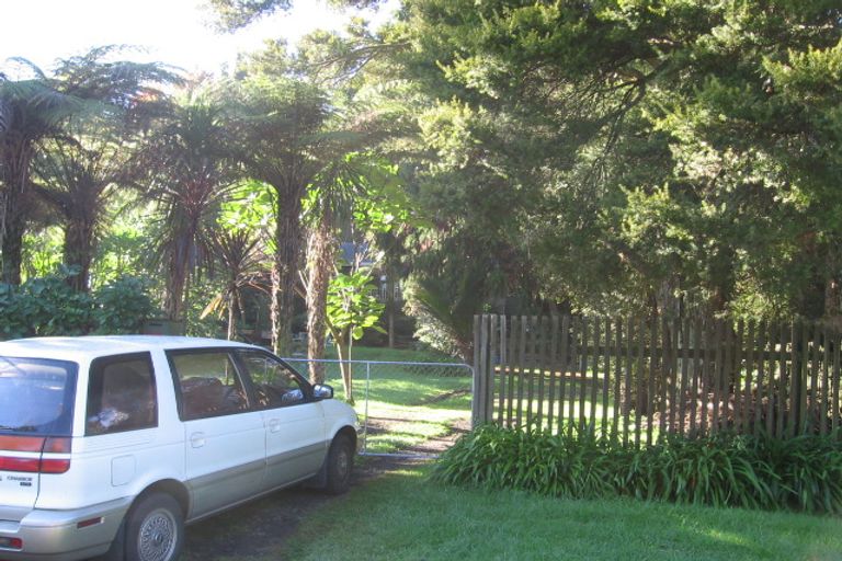 Photo of property in 12 Karen Road, Laingholm, Auckland, 0604