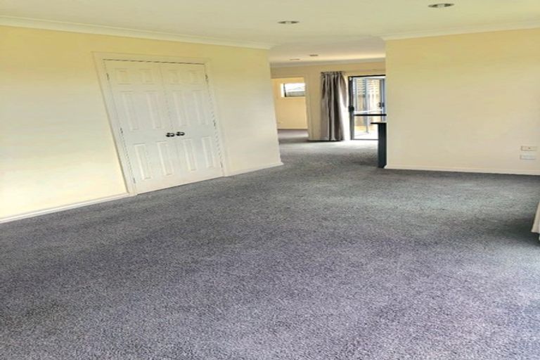 Photo of property in 1 Genesis Place, Flat Bush, Auckland, 2019