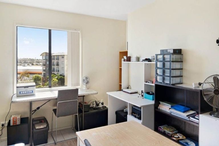 Photo of property in 5j/17 Crown Lynn Place, New Lynn, Auckland, 0600