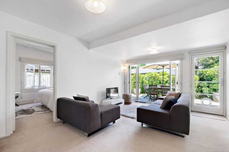 Photo of property in 95 Queen Street, Waiuku, 2123