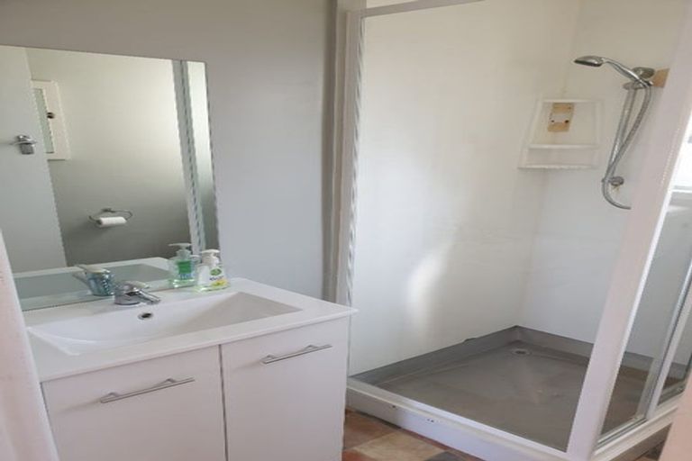 Photo of property in 1/7 Savoy Road, Glen Eden, Auckland, 0602