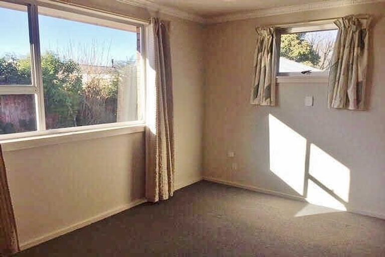 Photo of property in 21 Inwoods Road, Parklands, Christchurch, 8083