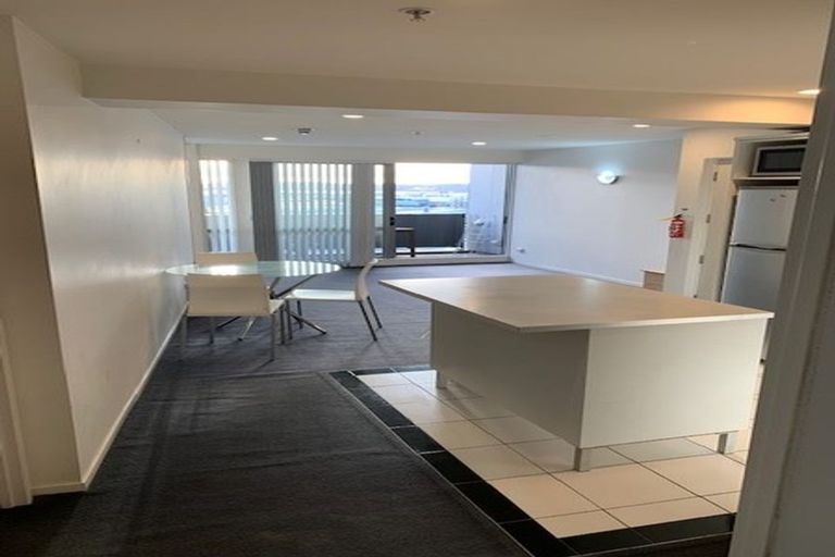 Photo of property in Alpha Apartments, 502/17 Vogel Lane, Auckland Central, Auckland, 1010