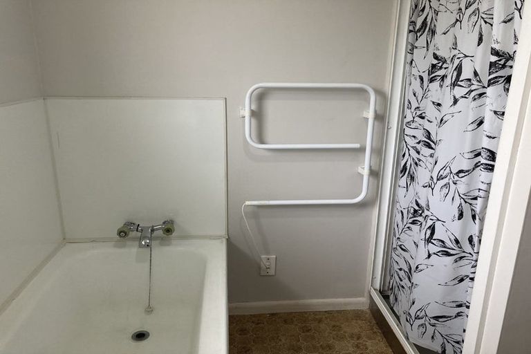 Photo of property in 5 Kathleen Crescent, Hornby, Christchurch, 8042