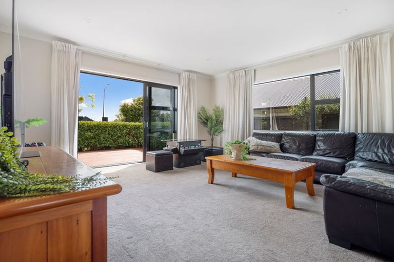 Photo of property in 54 Norfolk Drive, Cambridge, 3434