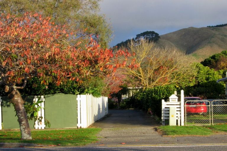 Photo of property in 478 Te Moana Road, Waikanae, 5036