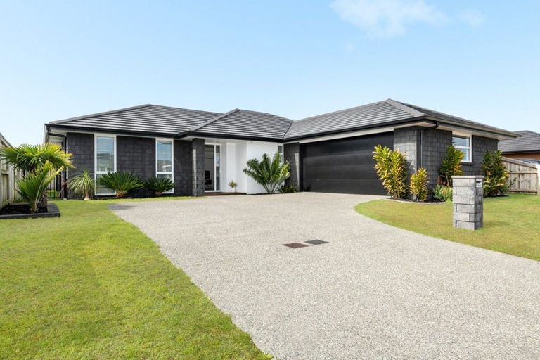 Photo of property in 12 Harding Drive, Papamoa Beach, Papamoa, 3118